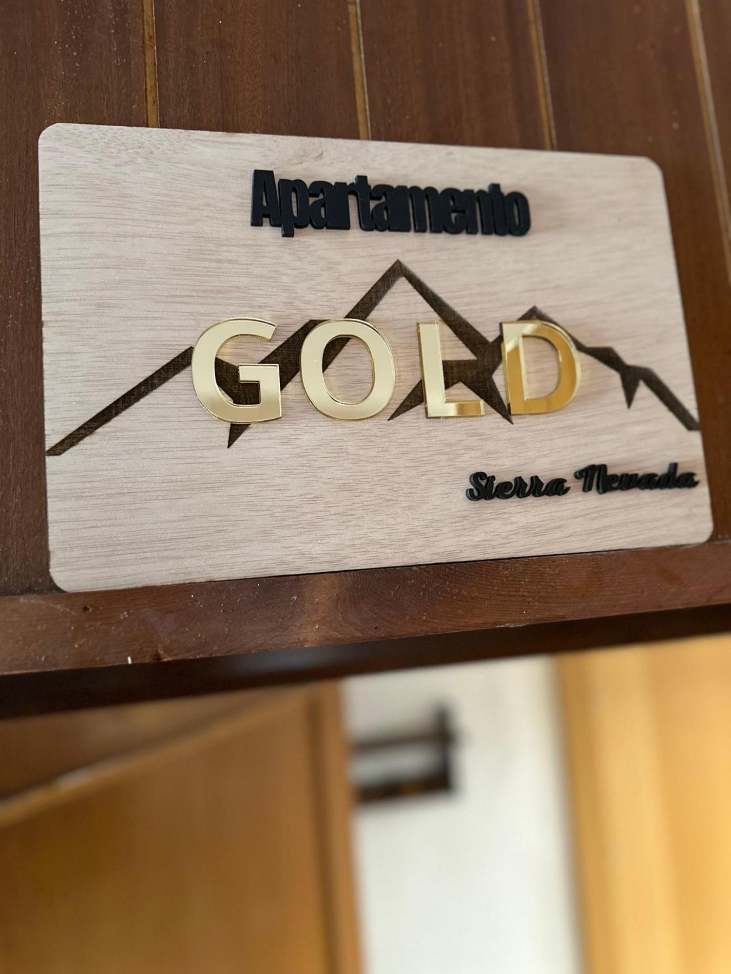 Gold Apartment